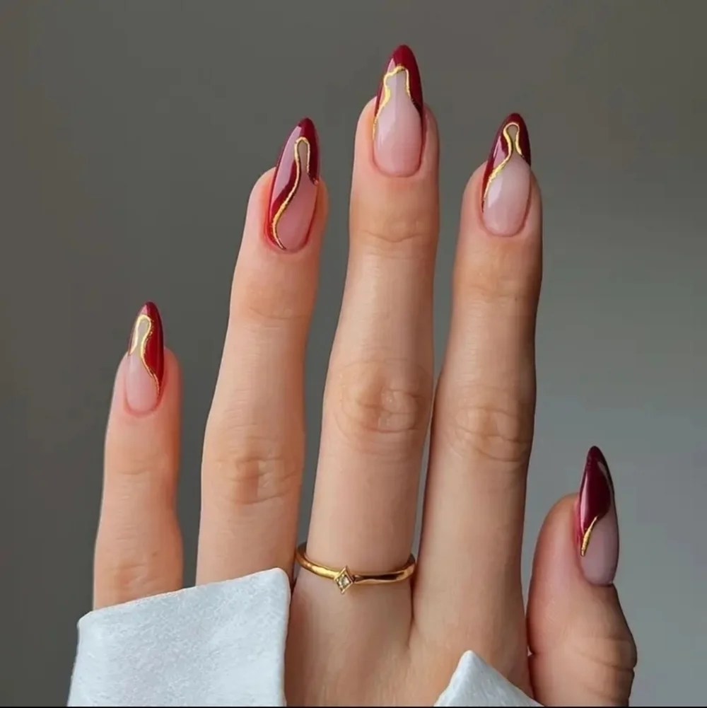 24 Pieces Fake Press On Nails